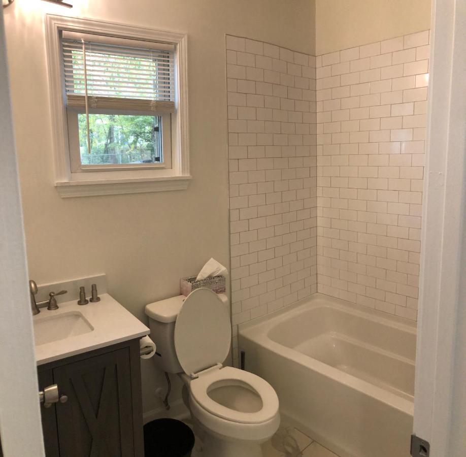 Lakewoodlyon Park Renovated Cottage Near Duke 23A Durham Dış mekan fotoğraf